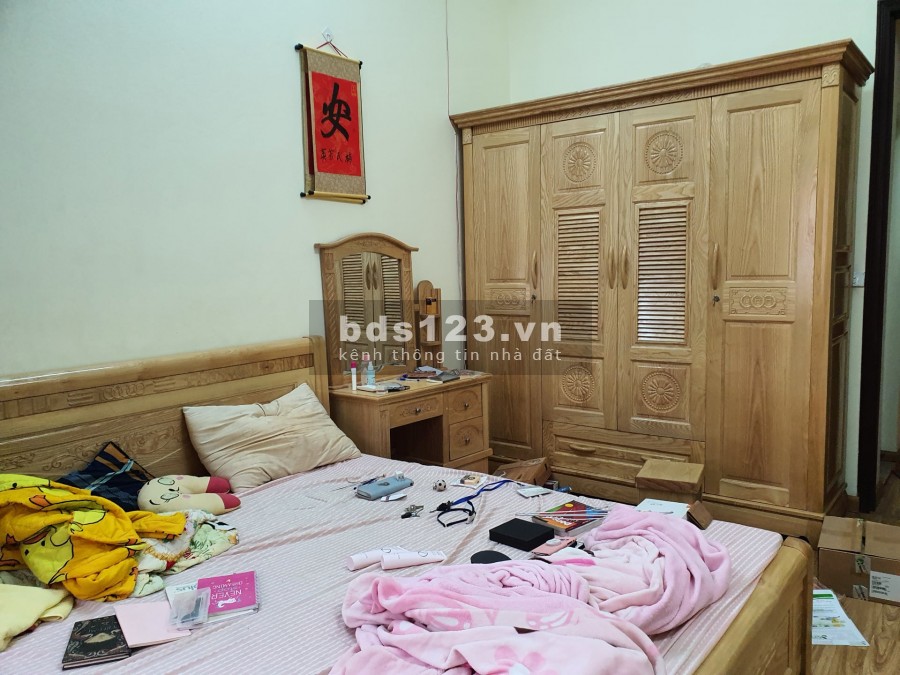 Nhà đẹp Đường Láng ,ôtô đỗ cửa,full nội thất , 40mX4t, nhỉnh 5 tỷ lh 0868844278