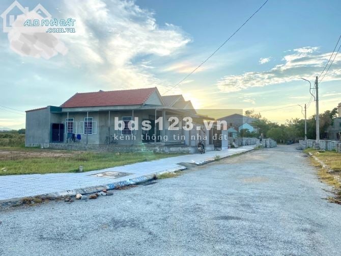 BÁN NHANH LÔ ĐẤT KQH TRẠM BƠM THỦY THANH VỊ TRÍ 3 MẶT THOÁNG VIEW SÔNG 8 TRIỆU/M2