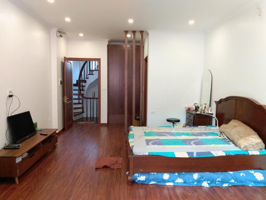 Bán Nhà Nguyễn Trãi 45m2 Gần Phố Oto Tránh Vào Nhà MT 5m Lô Góc Dân Chí Cao