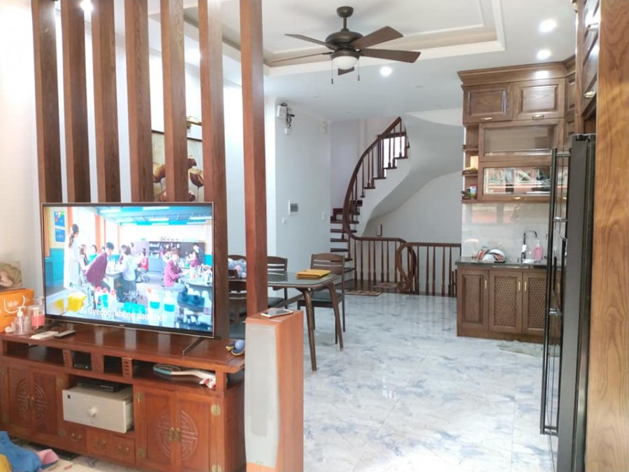 Bán Nhà Nguyễn Trãi 45m2 Gần Phố Oto Tránh Vào Nhà MT 5m Lô Góc Dân Chí Cao