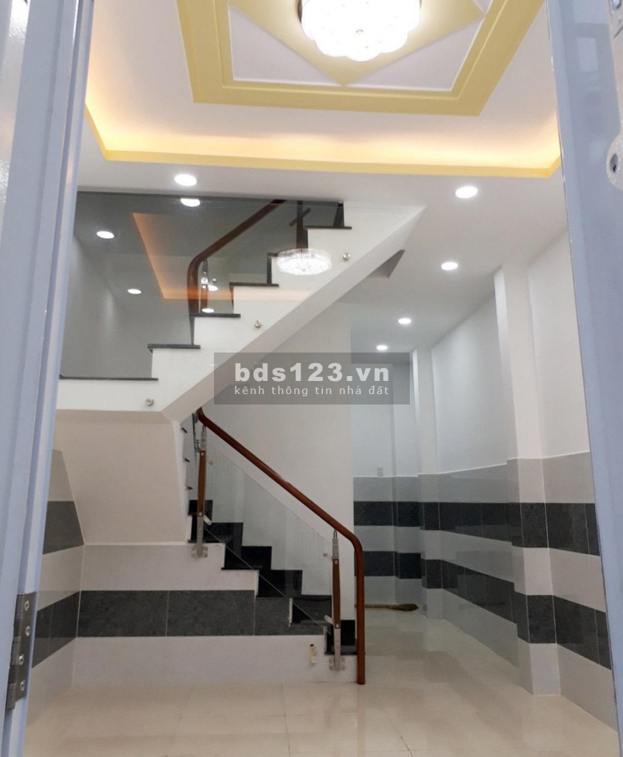 Bán nhà mới 2 tầng 3.4x8. 4 gần MT Lò Gốm Q6, giá 3ti1