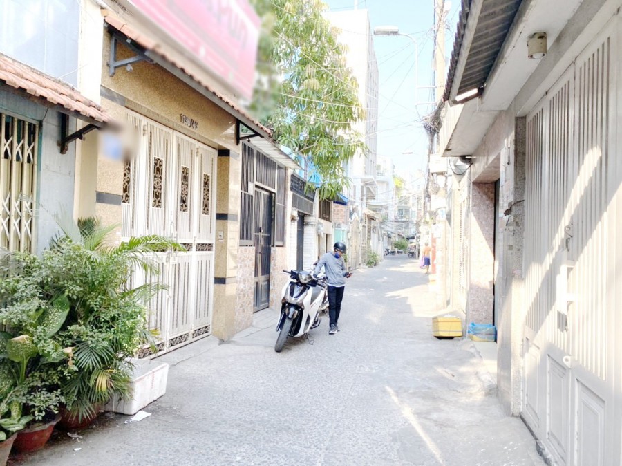 NHÀ BÁN: Hẻm xe hơi đường Nguyễn Thị Tần Phường 2 Quận 8