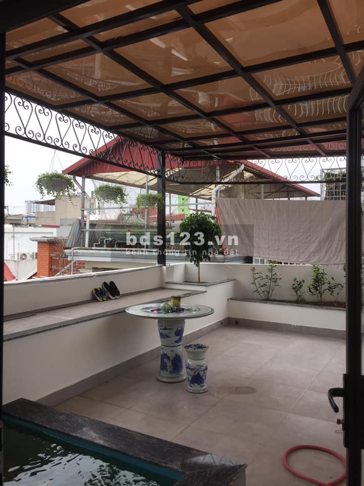 Bán nhà Ngọc Lâm, Long Biên, 50m2 5 tầng, ô tô vào nhà, gần mặt phố chỉ hơn 5 tỷ