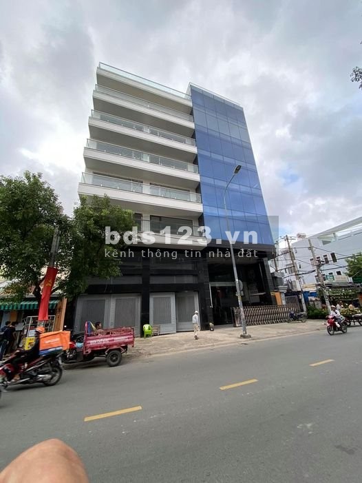 Đinh Bộ Lĩnh dt lớn 8 x 20 có lượng KH ổn định sẵn