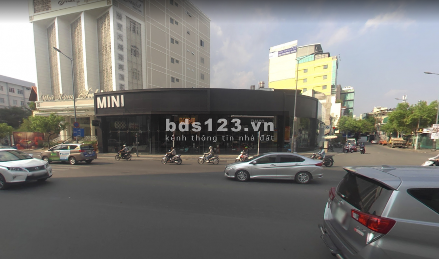 Điện Biên Phủ góc 2mt 10 x 12 vị trí đẹp