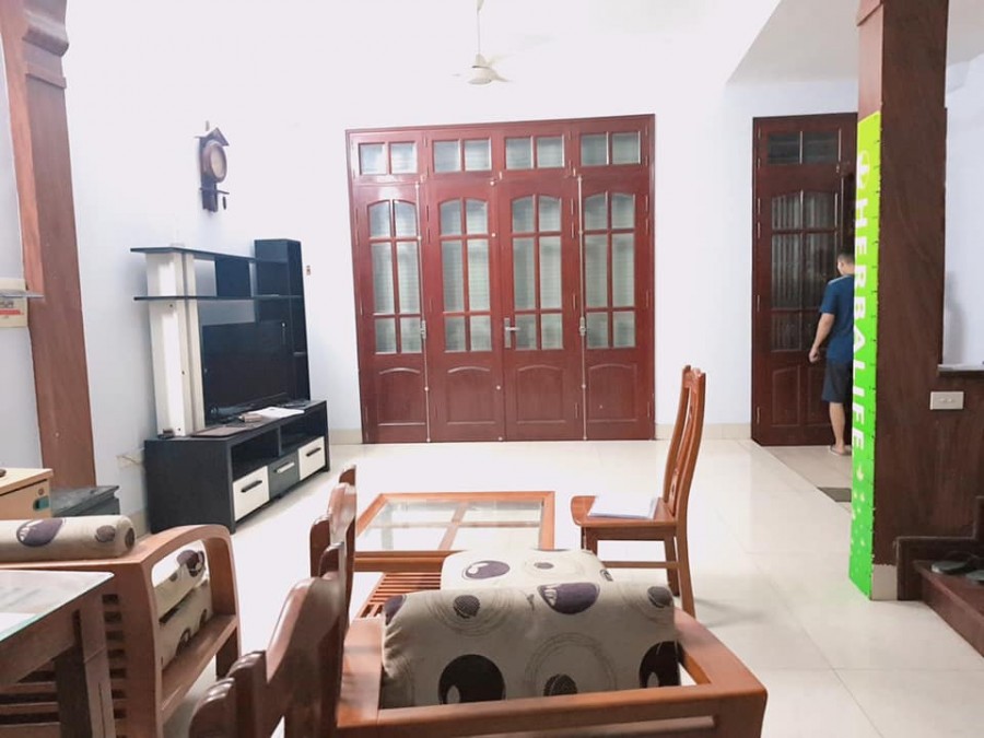 Vị trí đẹp Bán đất tặng nhà Khương Đình DT 45m2x2T, MT 4m Giá 2tỷ9