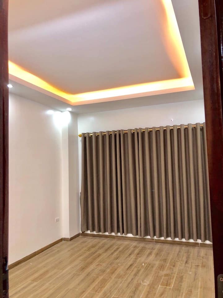 Nhà mới, ôtô đỗ, kinh doanh Vũ Tông Phan DT 42m2x6T, MT 4m Giá 4tỷ8