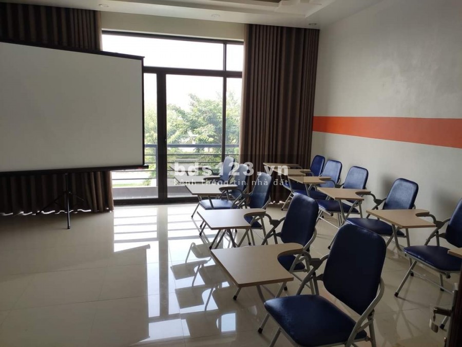 Bán shophouse mặt phố Nam Từ Liêm, 2 mặt tiền, kinh doanh, 100m2 x 5T, 19 tỷ.