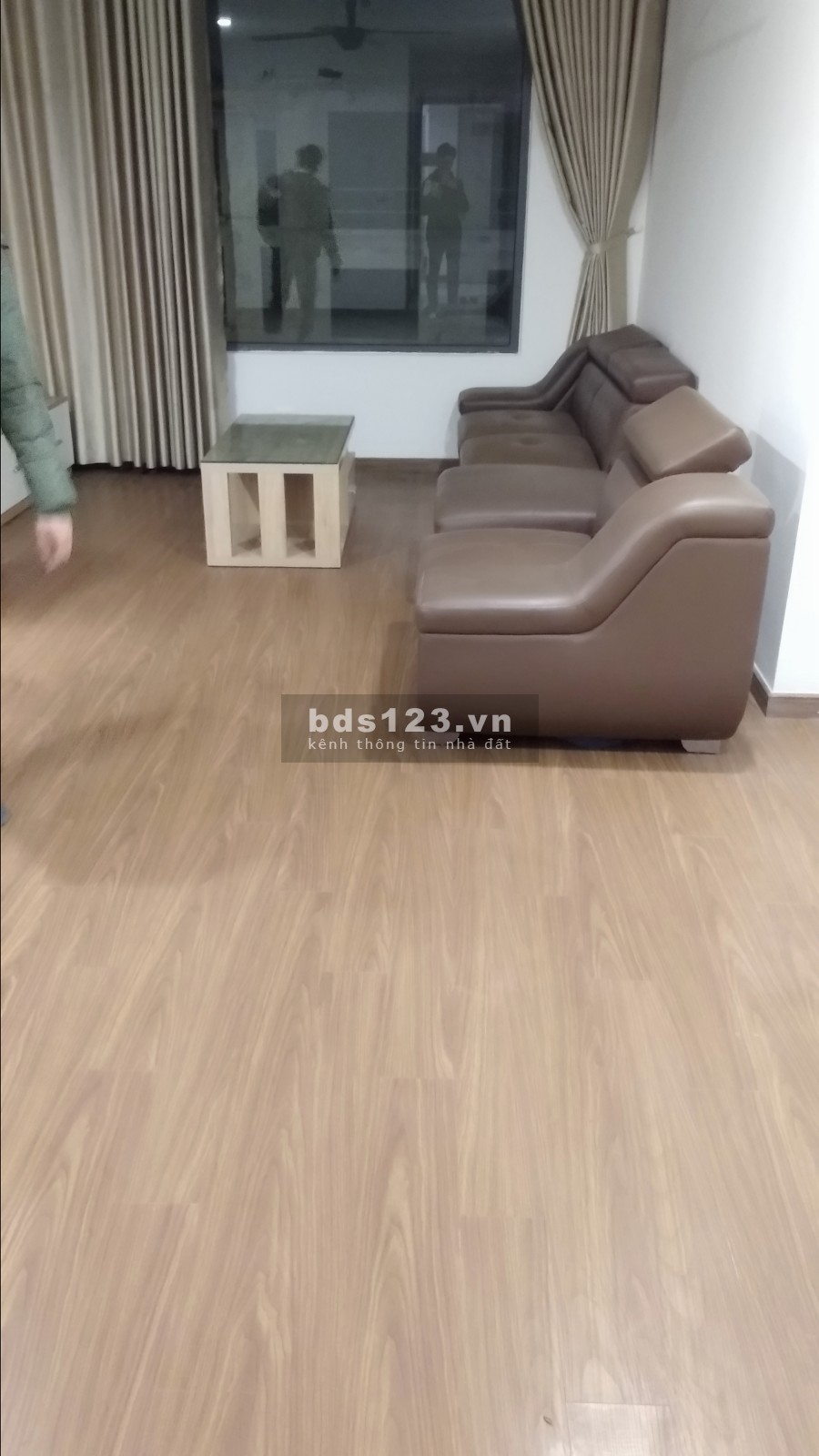 Cần bán căn hộ Eco Green City 75m2, 2PN ban công ĐN, giá 2.2 tỷ bao phí