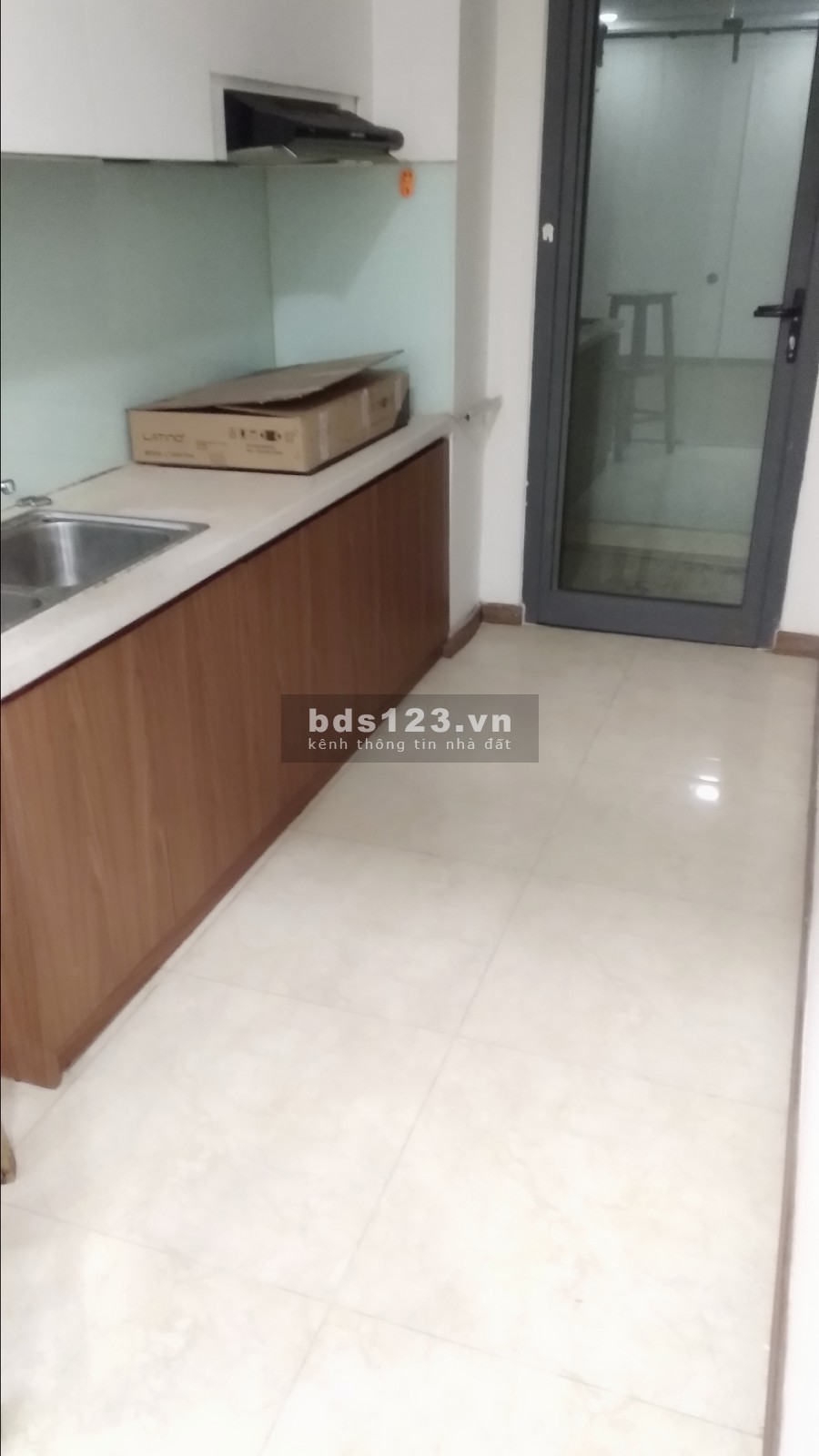 Cần bán căn hộ Eco Green City 75m2, 2PN ban công ĐN, giá 2.2 tỷ bao phí