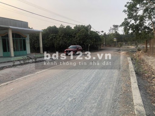 Cần nhượng gấp 1178m2 gần ngay chợ và UBND Tân Phước đi vào