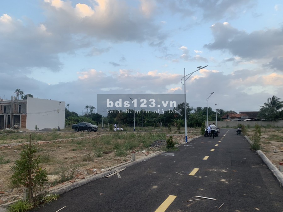 ĐẤT DIÊN AN BAO ĐẸP GIÁ CỰC TỐT. TIỆN ĐẦU TƯ HOẶC AN CƯ. ĐƯỜNG NHỰA 5M, CÓ VỈA HÈ. GIÁ 700 TRIỆU