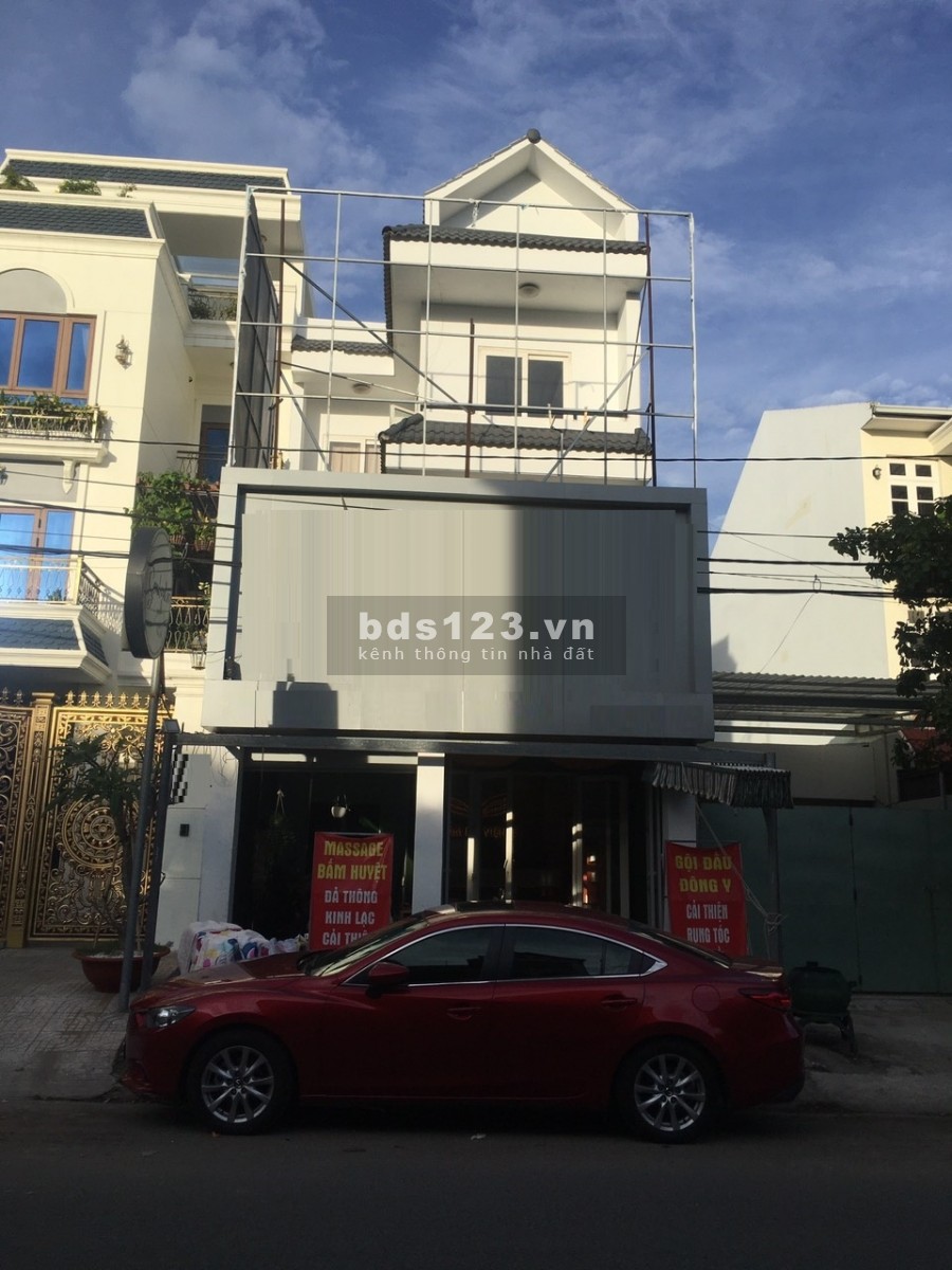 Mặt tiền 2 Lầu đ.Nơ Trang Long dt.6x23m trống suốt khu vực kd sầm uất