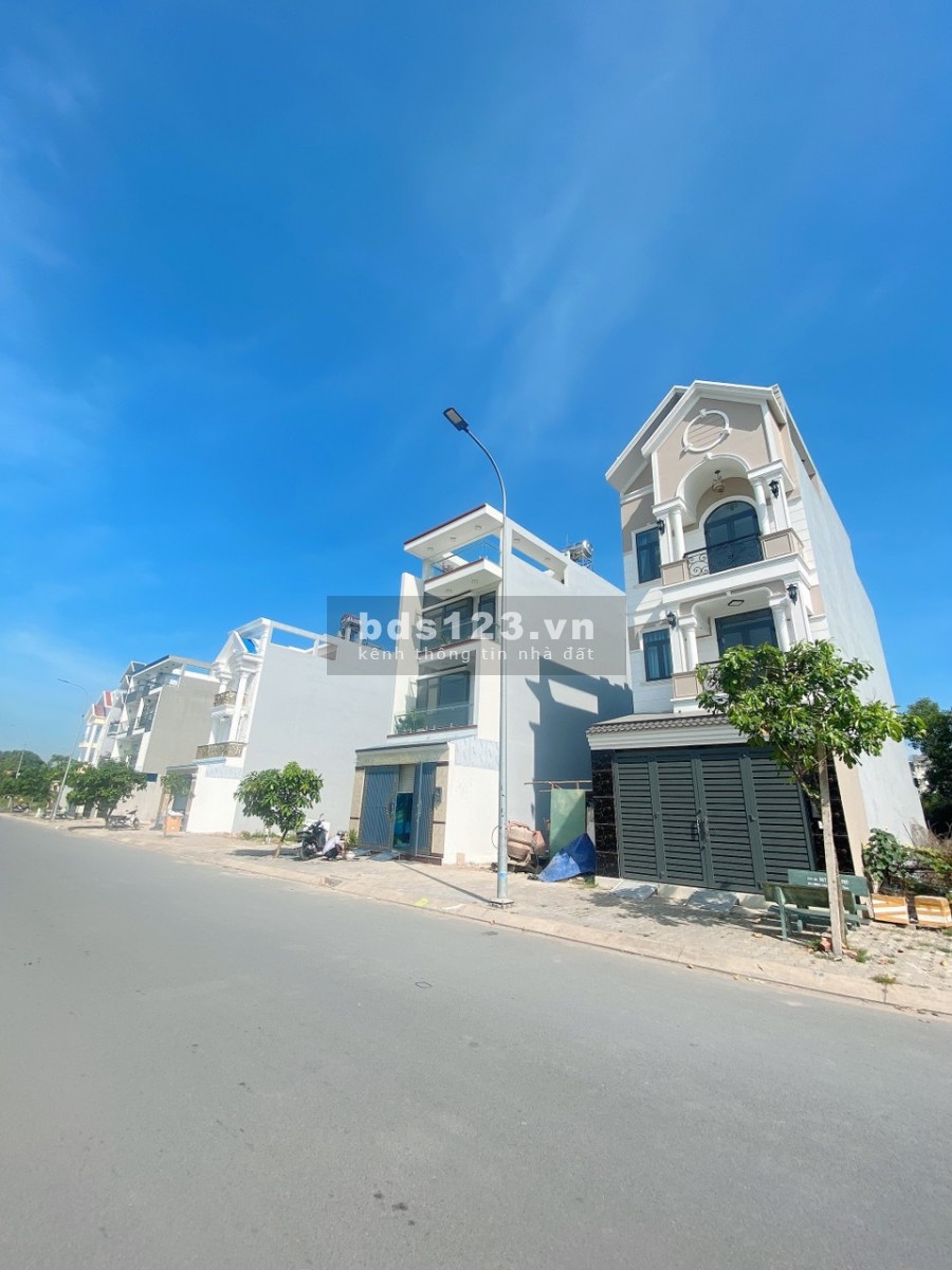 Bán nhà phố liền kề, khu dân cư Tân Tạo, Bình Tân, 80m2, giá 3.8 tỷ, đường trước nhà 16m