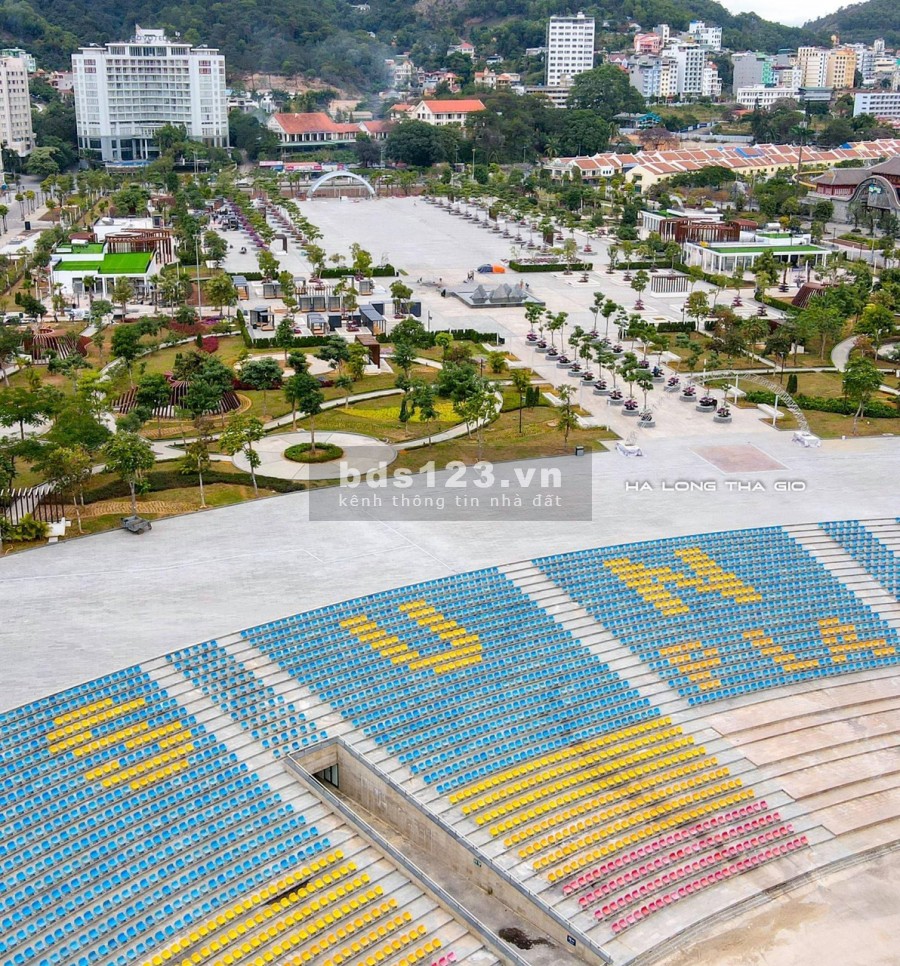 Bán khách sạn tiêu chuẩn 5* trung tâm Bãi Cháy-Hạ Long, 16 phòng,đi bộ 2p ra bãi tắm, cạnh công viên