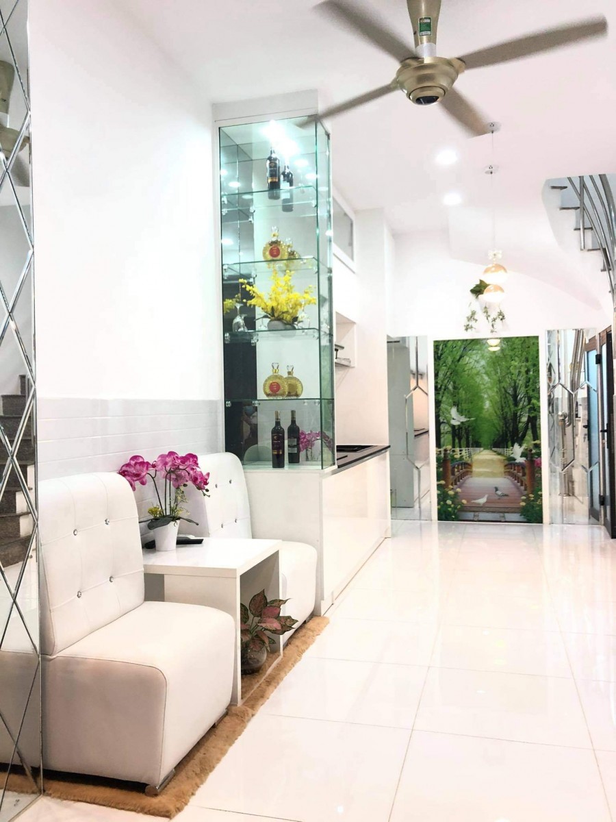 Bán Nhà Hẻm 3m CMT8 P5Tân Bình Giá Rẻ, 67 m2, 4 lầu, 3 Phòng Ngủ.