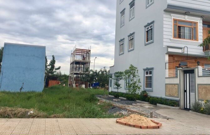 Cần bán đất trong KDC Resco đã có sổ