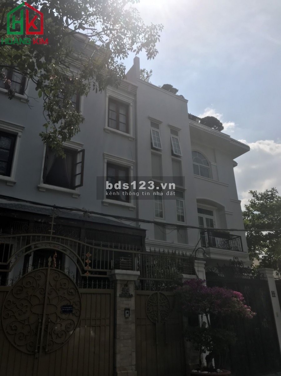 Nhà cho thuê mặt tiền đường khu đường Hoa Phan Xích Long, phường 2, quận Phú Nhuận, khu văn phòng công ty & kinh doanh sầm uất.
