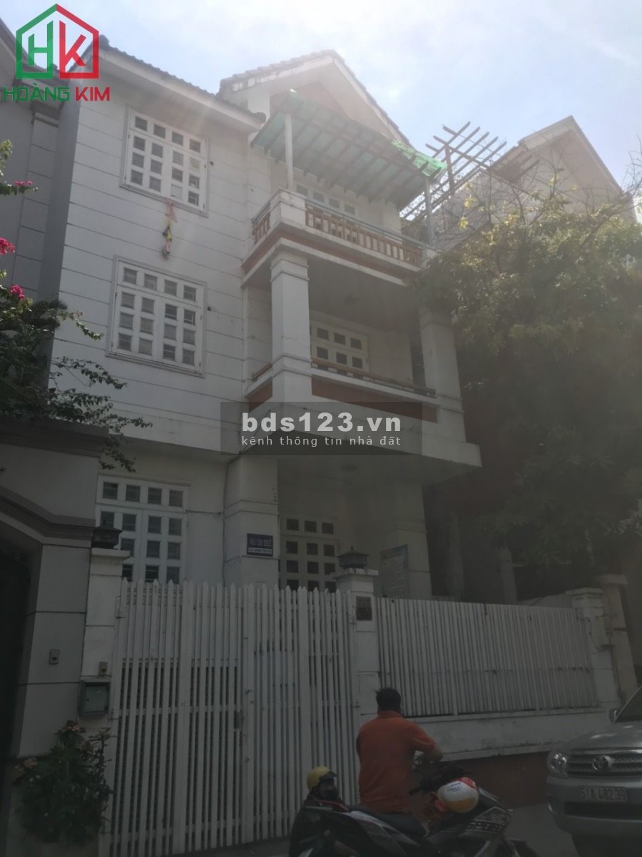 Nhà cho thuê mặt tiền đường khu đường Hoa Phan Xích Long, phường 2, quận Phú Nhuận, khu văn phòng công ty & kinh doanh sầm uất.