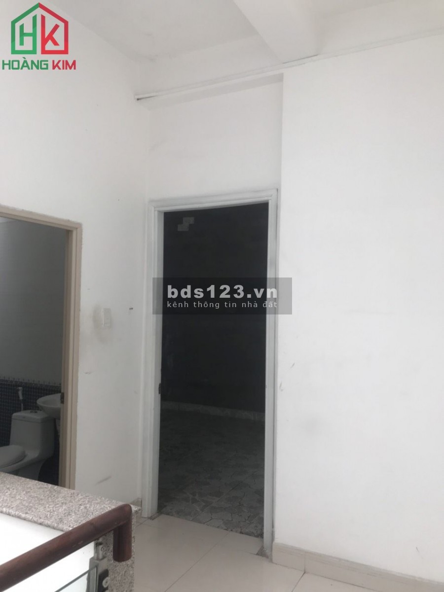 Cho thuê gấp nhà nguyên căn NGANG 5M mặt tiền đường khu K300, phường 12, Tân Bình