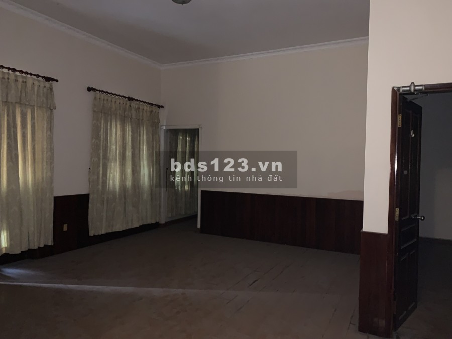 Tôi cần bán căn biệt thự mặt tiền đường số 10 Hiệp Bình Phước quận Thủ Đức với giá 45 tỷ
