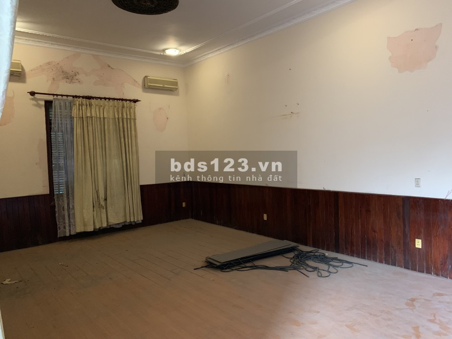Tôi cần bán căn biệt thự mặt tiền đường số 10 Hiệp Bình Phước quận Thủ Đức với giá 45 tỷ