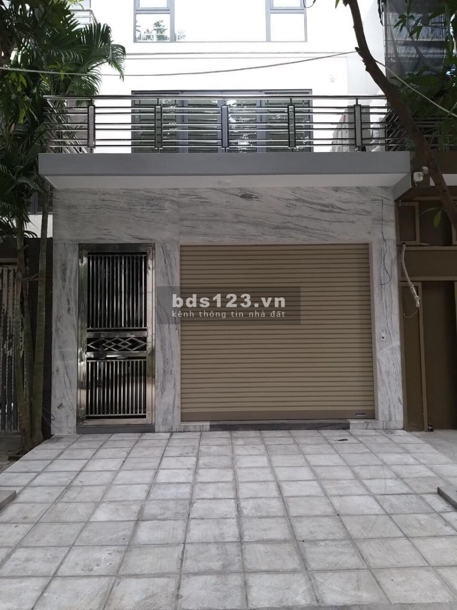 Cho thuê nhà KĐT Nghĩa Đô Hoàng Quốc Việt, 5 tầng, thang máy