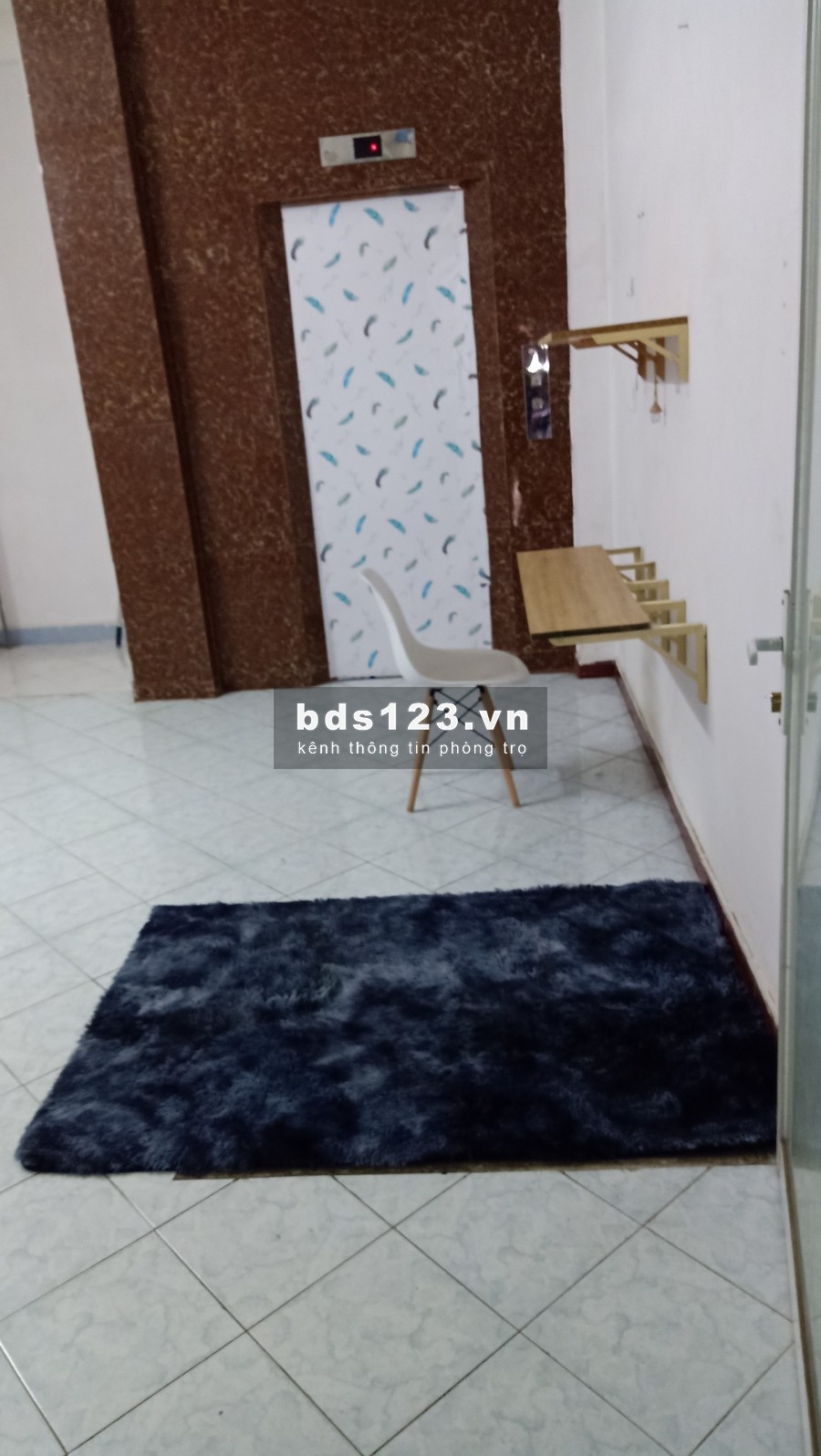 Cho thuê phòng mặt tiền, Đinh Bộ Lĩnh, cực rộng, 2.5tr.