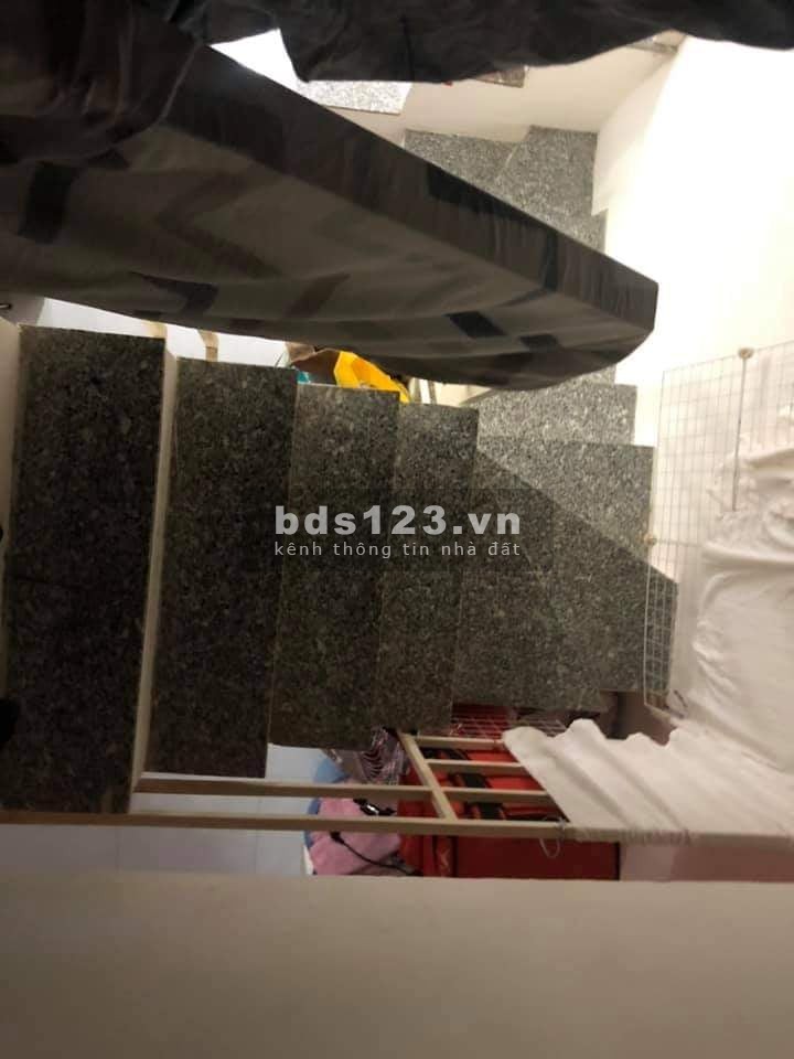 Cần Bán Gấp Nhà đường Cách Mạng Tháng 8, HXH, giá siêu rẻ