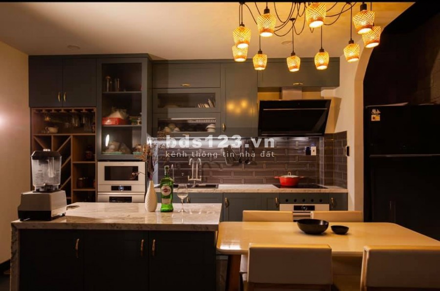 Bán nhà Mặt phố Cầu Giấy giá 36 tỷ, 130mx7T, kinh doanh đông đúc