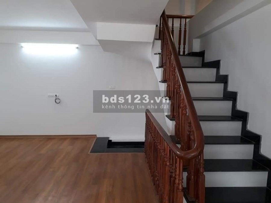 Bán nhà Từ Liêm, mới, Ô tô vào nhà, Lô góc, ngõ thông, DT 42m2, 5 tầng, giá 4.2 tỷ. LH0968987854
