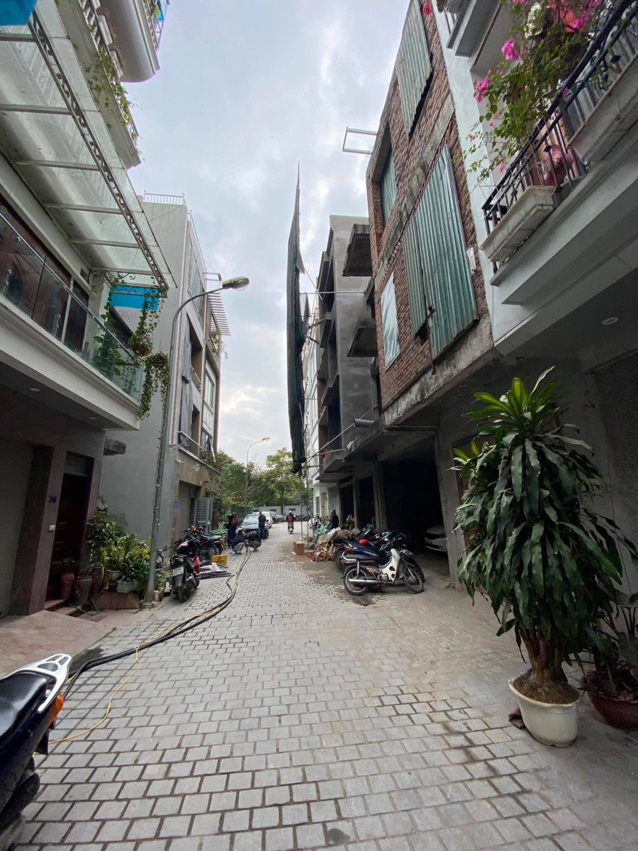 Bán Nhà Phân Lô Lê Văn Lương 80m2 - Oto Tránh - Vào Nhà - MT 5m - Gần Phố - Xây Thô