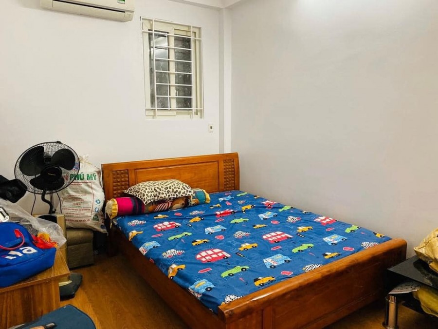 Hiếm, tài chính 4.5 Tỷ, nhà mặt phố Lê Duẩn, Đống Đa, kinh doanh, 45m, 4T, MT 3.2m