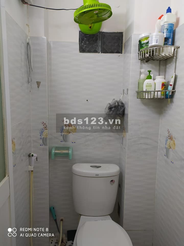 GIA CHỦ BÁN NHÀ Ở NGAY QUẬN 10- NHÀ KHÁ MỚI ĐẸP DT 18M2