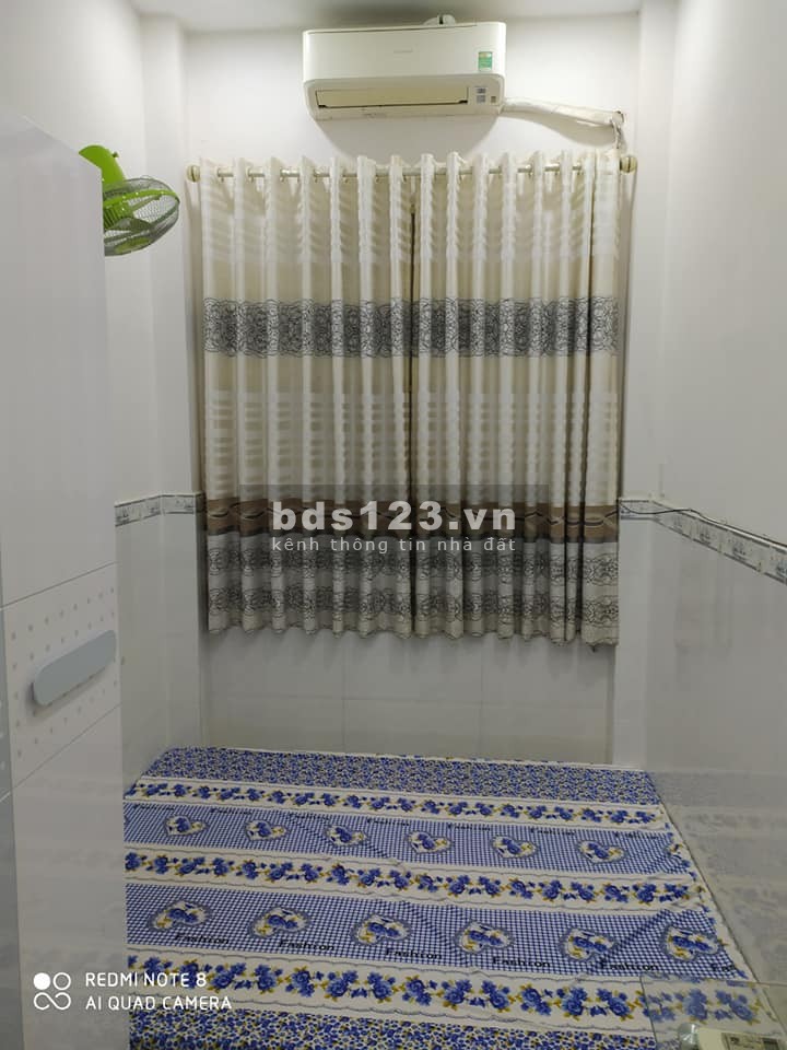 GIA CHỦ BÁN NHÀ Ở NGAY QUẬN 10- NHÀ KHÁ MỚI ĐẸP DT 18M2
