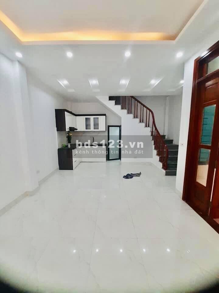 Ô tô đỗ, dân trí cao - Bay nhanh, Dt; 36m, 5 tầng, giá: 2.85 tỷ
