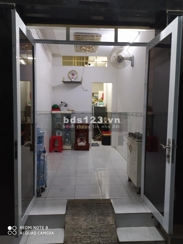 GIA CHỦ BÁN NHÀ Ở NGAY QUẬN 10- NHÀ KHÁ MỚI ĐẸP DT 18M2