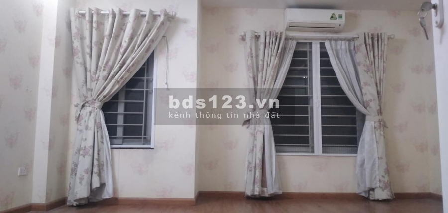 Bán gấp nhà Ngõ Thịnh Hào 3, 52m2, giá chỉ 3,95tỷ.
