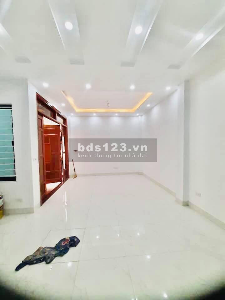 Ô tô đỗ, dân trí cao - Bay nhanh, Dt; 36m, 5 tầng, giá: 2.85 tỷ