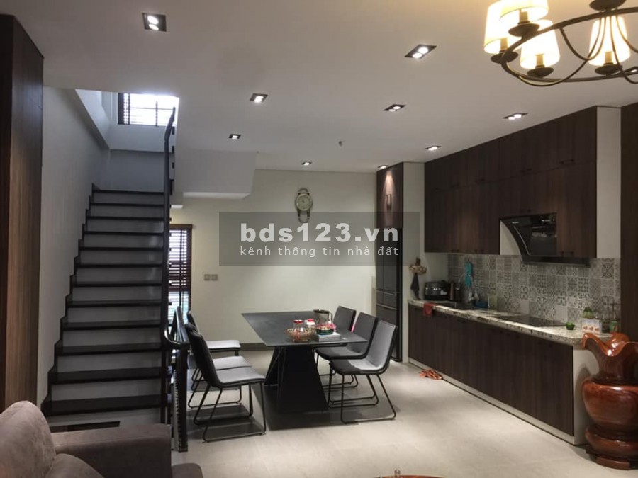 HIẾM! Nhà Ngọc Lâm, Long Biên 50m2x5TxMT5m gara ô tô, chỉ hơn 5 tỷ
