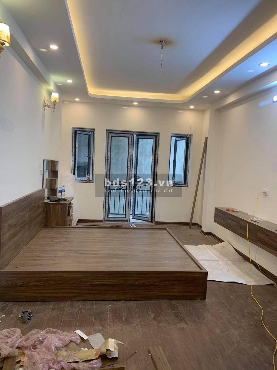Bán nhà phân lô Cầu Giấy - Tây Hồ, 36m, 4 Phòng ngủ, gần ô tô, 3.65 tỷ.