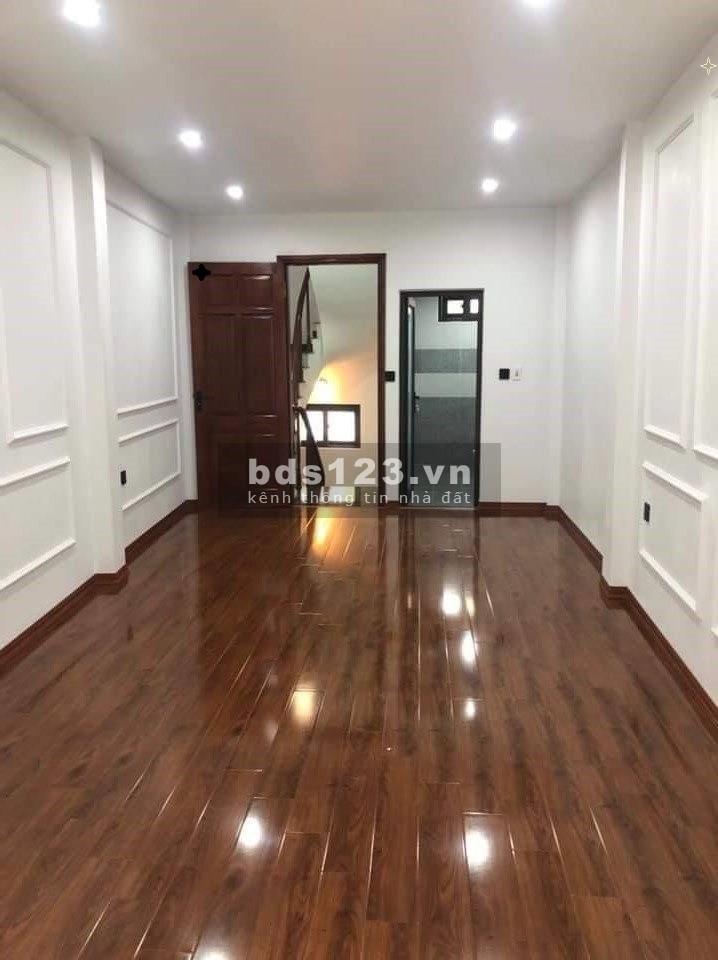 BÁN NHÀ ĐẦU PHỐ THUỴ KHUÊ, SỔ ĐỎ VIP - NHÀ MỚI TINH 5 TẦNG, 3 PN, Ở NGAY