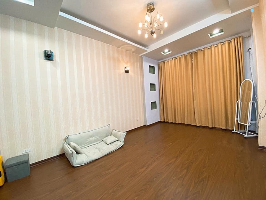 Bán gấp nhà Láng Hạ Ba Đình 5 tầng DT 46m2 giá 4tỷ35