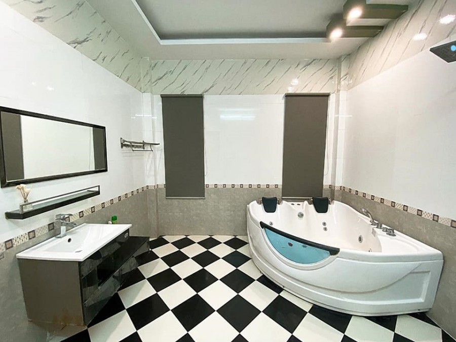 Bán gấp nhà Láng Hạ Ba Đình 5 tầng DT 46m2 giá 4tỷ35
