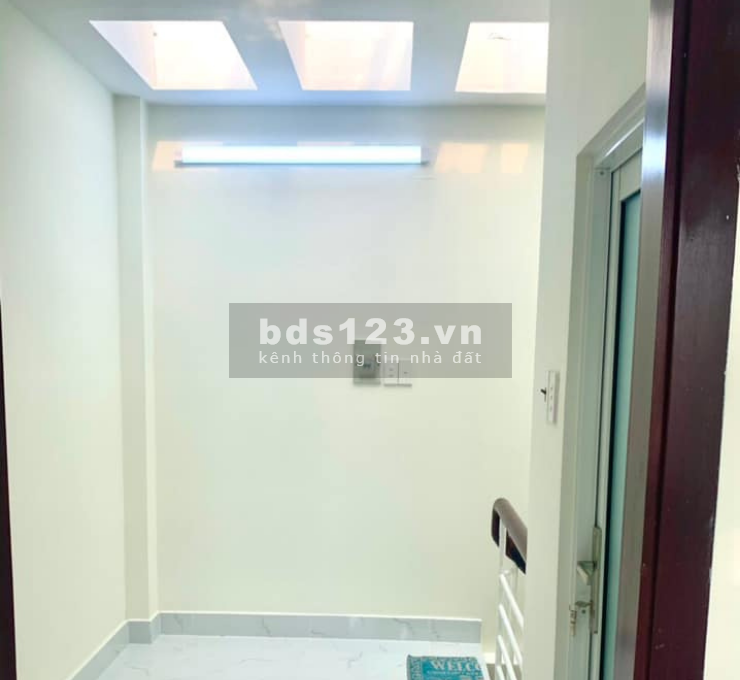 Bán Nhà 3 tầng ở ngay Nguyễn Thái Sơn,P.5,GV 28m2(4x7) 3tỷ TL.