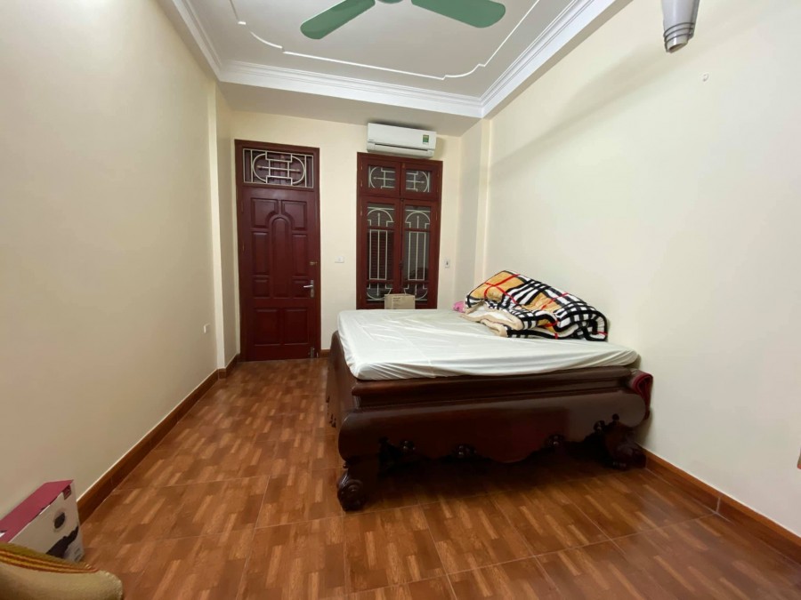 Bán Nhà Lạc Trung, Phân Lô, Ô tô tránh, gara 7 chỗ, vỉa hè rộng,52M2, 4T, 7 tỷ.