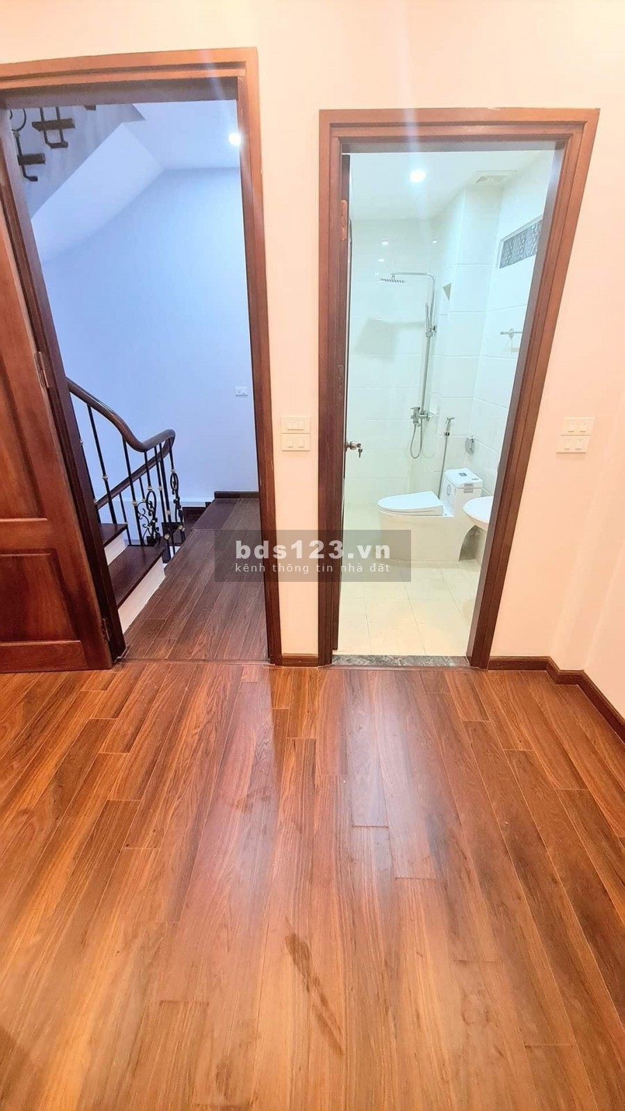 Bán nhà trung tâm Phú Thượng đẹp ngõ thông, dt 32m2, 6 tầng, mt 4.5m, giá 3.55 tỷ