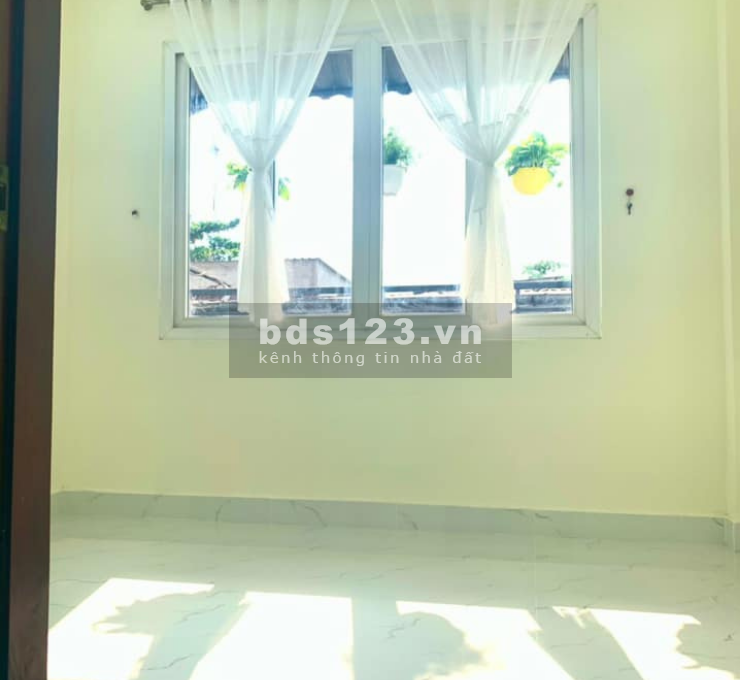 Bán Nhà 3 tầng ở ngay Nguyễn Thái Sơn,P.5,GV 28m2(4x7) 3tỷ TL.
