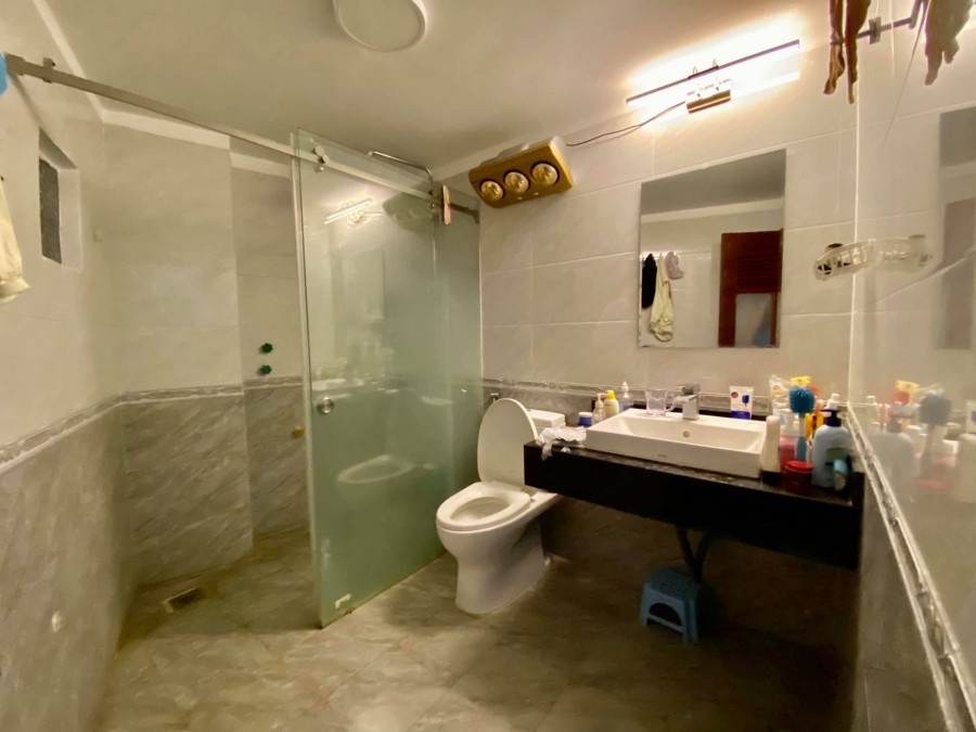 Bán Nhà Lạc Trung, Phân Lô, Ô tô tránh, gara 7 chỗ, vỉa hè rộng,52M2, 4T, 7 tỷ.