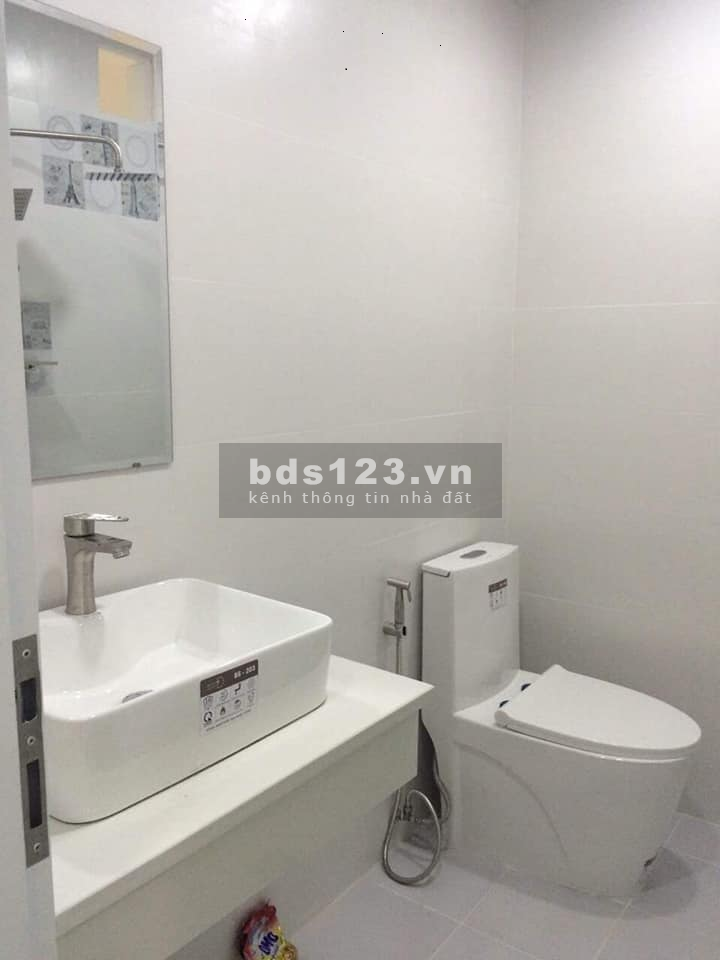Hẻm xe hơi Cách Mạng Tháng 8 Quận 10chỉ nhỉnh 100/m2 0797023131
